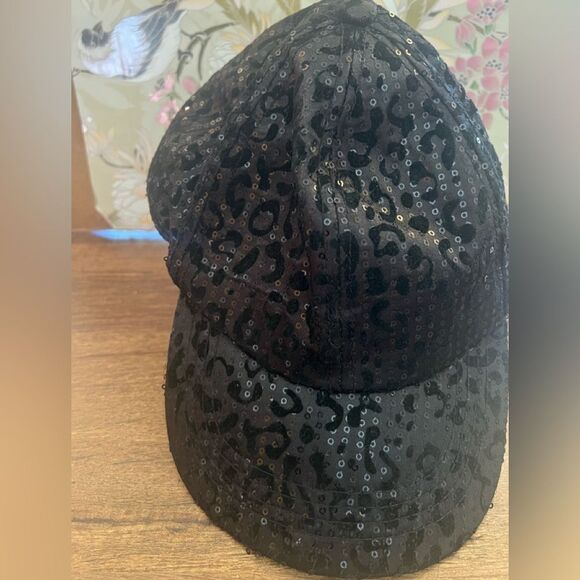 Animal Print Black Mesh Cap - Picture 1 of 4